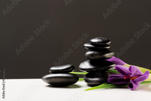  massage stones with flowers on mat