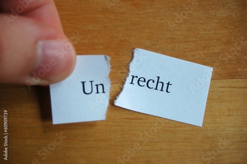 Photo: Un-recht Un-recht