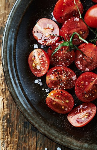 Photo: Cherry tomatoes with sea salt and black pepper Cherry tomatoes with sea salt and black pepper