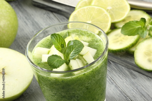 Photo: frullato di frutta verde frullato di frutta verde