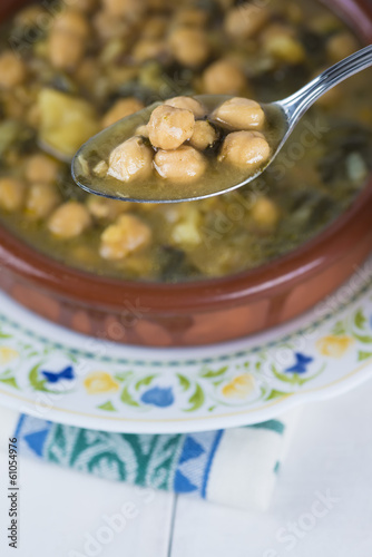 Photo: Potaje de garbanzos con bacalao y espinacas Potaje de garbanzos con bacalao y espinacas