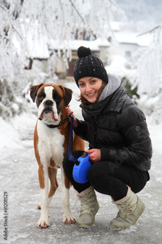 Photo: ragazza con cane felici ragazza con cane felici