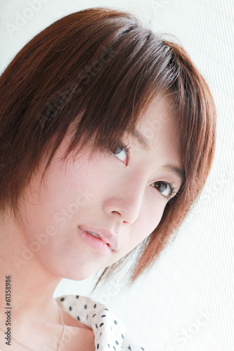 Photo: A young woman / Cosmetics image / Feeling and expression A young woman / Cosmetics image / Feeling and expression