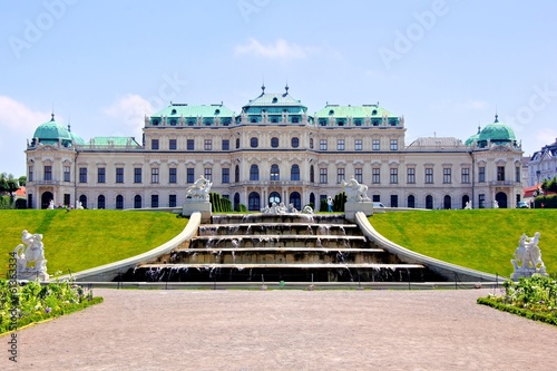 Photo: Belvedere Palace and fountains, Vienna, Austria Belvedere Palace and fountains, Vienna, Austria