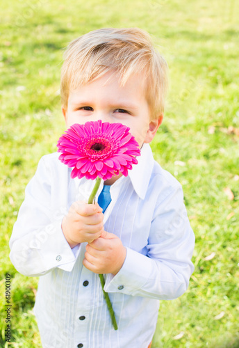 Photo: Little boy looking Little boy looking