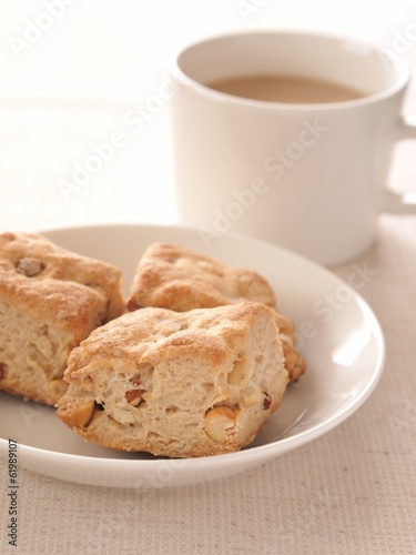 Photo: ナッツ入りスコーン ナッツ入りスコーン