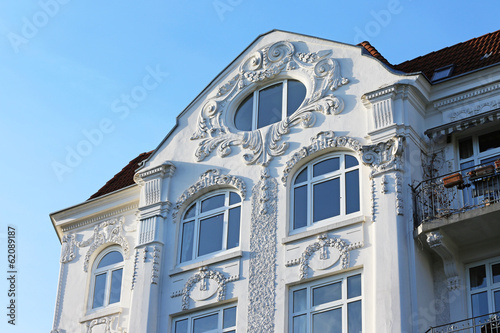 Photo: verzierte Altbaufassade verzierte Altbaufassade