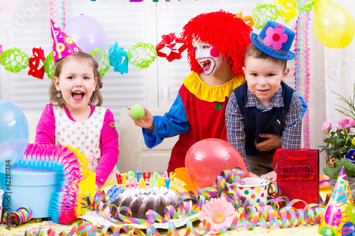 Photo: Kindergeburtstag mit Clown Kindergeburtstag mit Clown