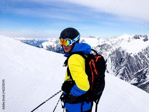 Instant Collection: Teenager beim Skifahren Teenager beim Skifahren