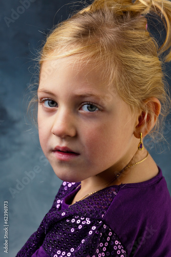Photo: Portrait eines kleinen Mädchens Portrait eines kleinen Mädchens
