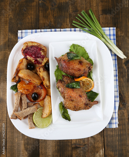 Photo: Homemade fried chicken drumsticks with vegetables Homemade fried chicken drumsticks with vegetables