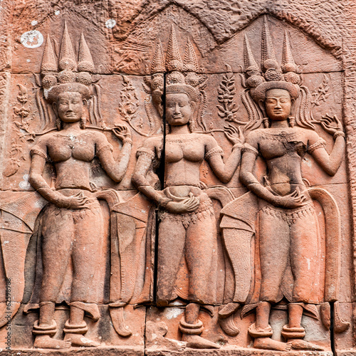 Photo: Devatas typical of Angkor Wat Devatas typical of Angkor Wat