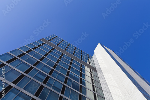 Photo: Deutschland, Stuttgart, Blick auf moderne Bürogebäude Deutschland, Stuttgart, Blick auf moderne Bürogebäude