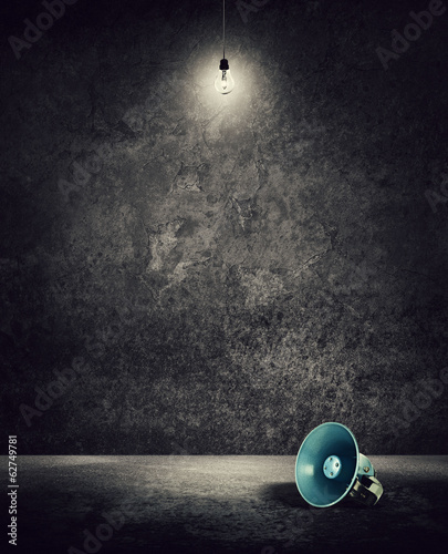Photo: megaphone empty room megaphone empty room