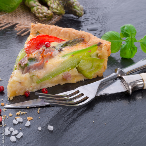 Photo: green asparagi Tart with eggs and tomato green asparagi Tart with eggs and tomato