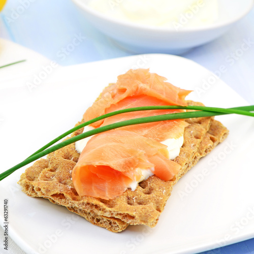 Photo: Knäckebrot mit Lachs Knäckebrot mit Lachs