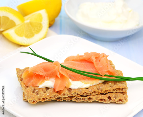 Photo: Knäckebrot mit Lachs Knäckebrot mit Lachs