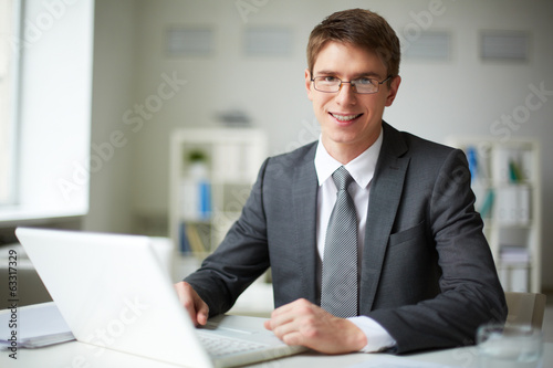 Photo: Businessman in office Businessman in office