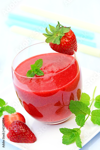 Photo: Erdbeer-Smoothie Erdbeer-Smoothie