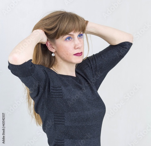 Photo: Portrait young beautiful woman Portrait young beautiful woman