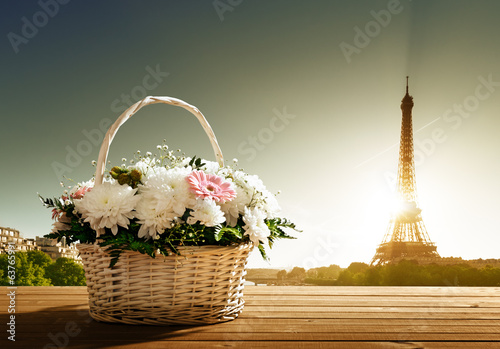 Photo: flowers in basket and Eiffel tower, Paris flowers in basket and Eiffel tower, Paris