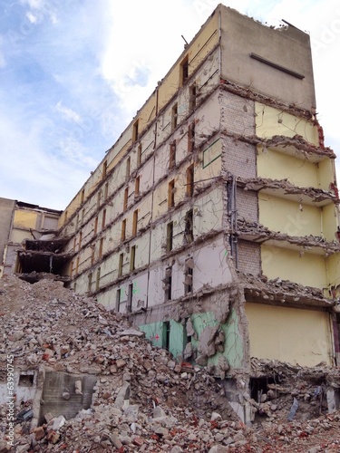 Instant Collection: Baustelle mit Abrisshaus Baustelle mit Abrisshaus
