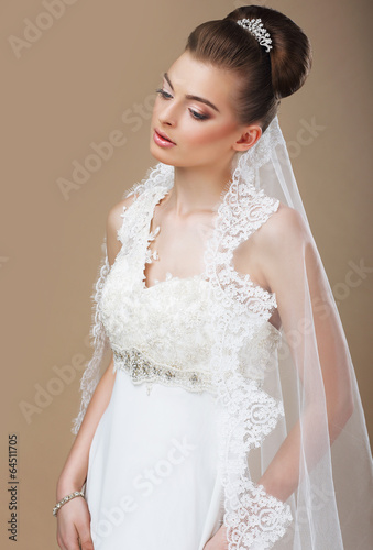 Photo: Portrait of Luxurious Pensive Lady with Diadem Portrait of Luxurious Pensive Lady with Diadem