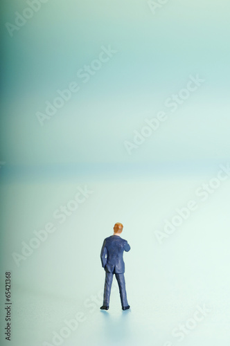 Photo: Figur eines Geschäftsmanns, Rückansicht Figur eines Geschäftsmanns, Rückansicht
