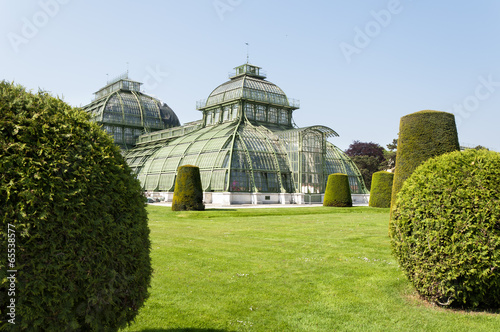 Photo: Botanic Gardens at Schoenbrunn Palace, Vienna, Austria Botanic Gardens at Schoenbrunn Palace, Vienna, Austria