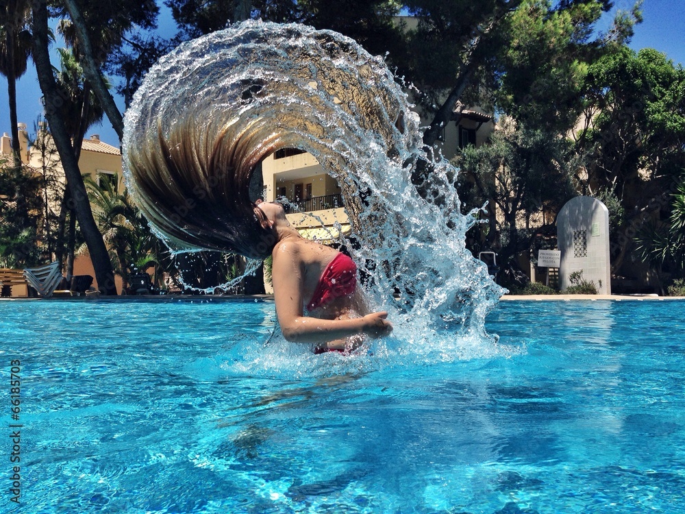Wasserwelle im Pool