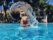 Wasserwelle im Pool Wasserwelle im Pool