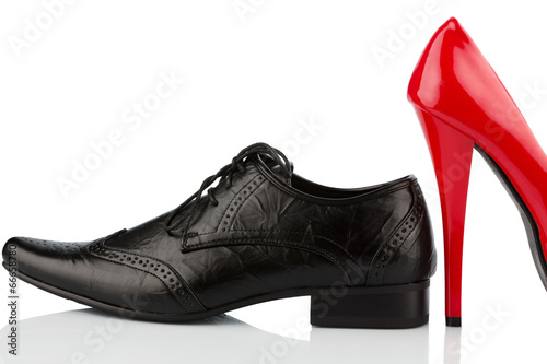 Photo: Rote High Heels und Herrenschuh Rote High Heels und Herrenschuh
