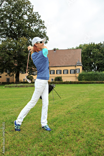 Photo: playing golf playing golf