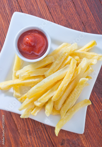 Photo: fried potato with sauce fried potato with sauce