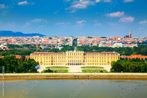 Photo: Schonbrunn Palace in front of Vienna Schonbrunn Palace in front of Vienna
