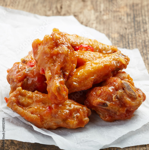 Photo: fried chicken wings with sweet chili sauce fried chicken wings with sweet chili sauce