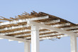 Schilf als Dach einer Lounge aus Holz Schilf als Dach einer Lounge aus Holz