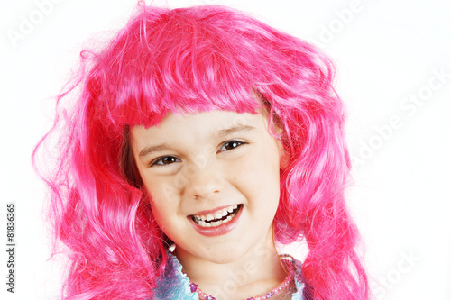Little girl with pink wig - 81836365