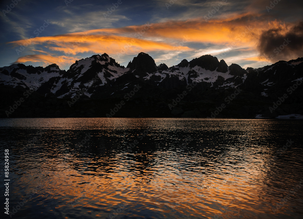 Sunset in a lake / Atardecer en el Valle de Boí, Besiberris (Pirineos, Pyrénées)