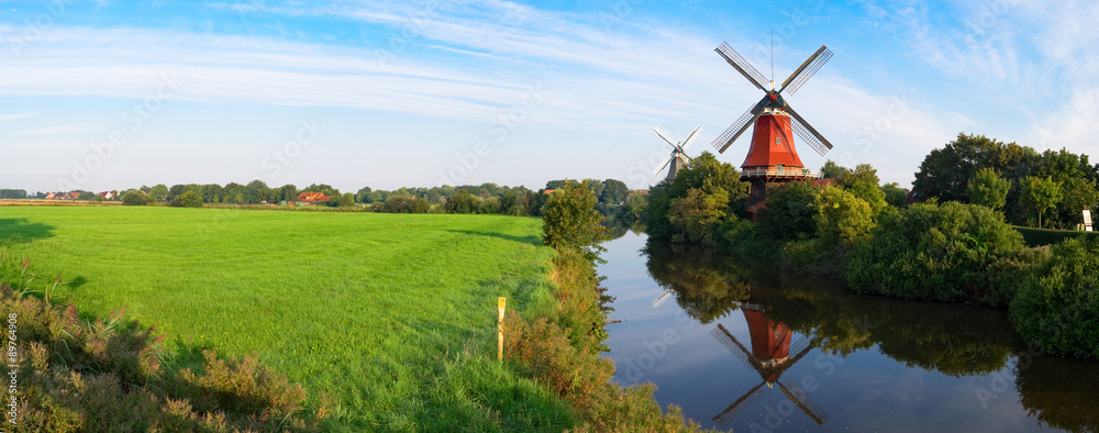 Zwillingswindmühlen von Greetsiel