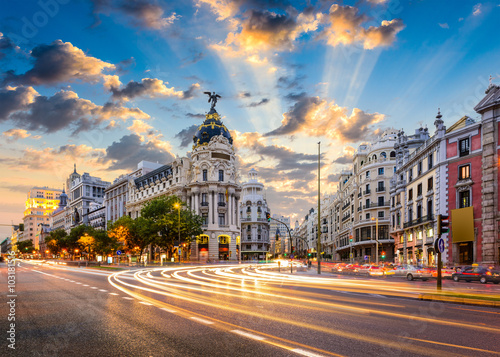 Fototapeta Madrid, Spain cityscape at Calle de Alcala and Gran Via.