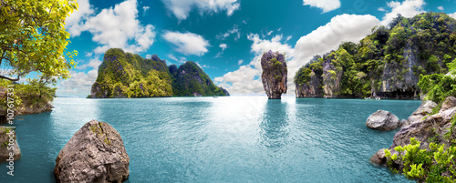 Fototapeta Paisaje pintoresco.Oceano y montañas.Viajes y aventuras alrededor del mundo.Islas de Tailandia.Phuket.