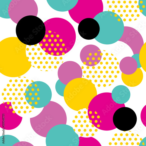 Fototapeta Seamless geometric pattern in retro 80s style. Pop art circle pattern on white background.