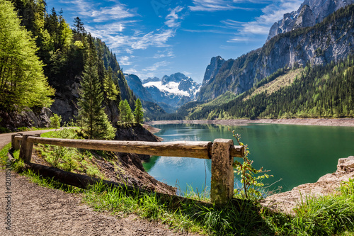 Zdjęcie XXL Pogodny wschód słońca przy Gosausee jeziorem w Gosau, Alps, Austria