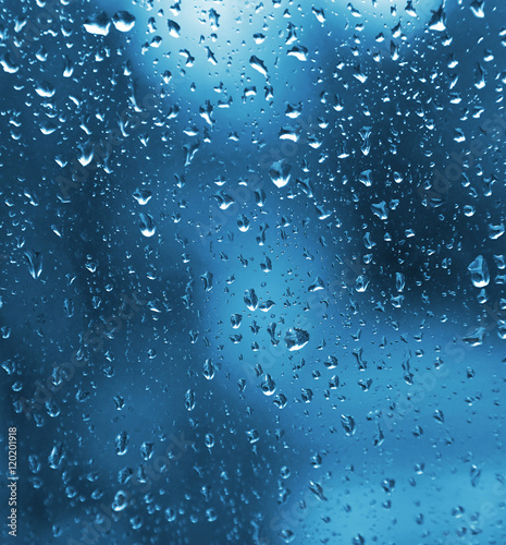 Naklejka na szybę Natural water drops on glass
