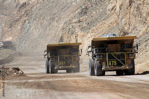 Fotoobraz na płótnie Truck at Chuquicamata, największa na świecie kopalnia miedzi odkrywkowa, Calama, Chile