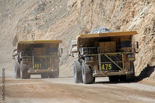 Fotoobraz na płótnie Truck at Chuquicamata, największa na świecie kopalnia miedzi odkrywkowa, Calama, Chile
