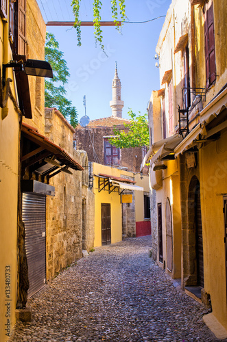 Fototapeta Narrow street in Rhodes town, Greece