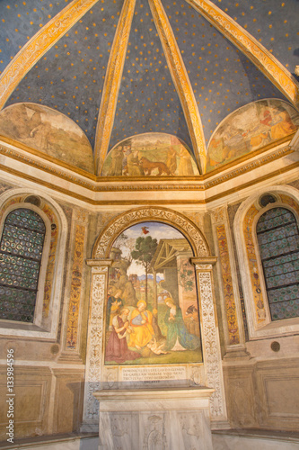 Zdjęcie XXL RZYM WŁOCHY, MARZEC, - 9, 2016: Fresku narodzenie jezusa z St Jerome Bernardino Pinturicchio w Rovere kaplicie w kościelnej bazylice Di Santa Maria Del Popolo (1488, 1490).