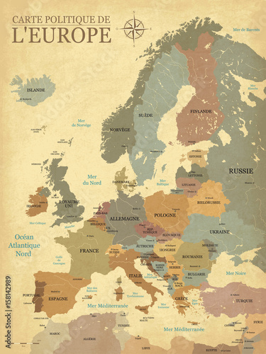 Fototapeta Carte Europe avec capitales - Texture vintage rétro - Textes français - Vecteur CMJN